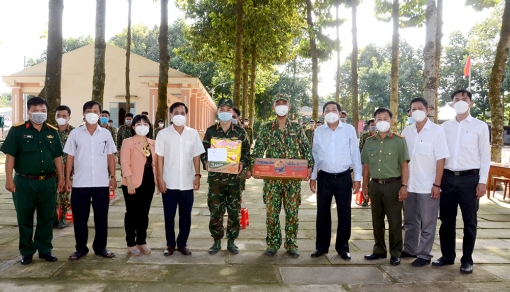 Lãnh đạo huyện An Phú động viên lực lượng chống dịch trên tuyến biên giới