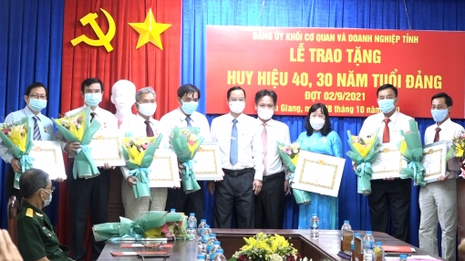 Củng cố nâng cao chất lượng hoạt động tổ chức Đảng và đảng viên Đảng bộ Khối Cơ quan và Doanh nghiệp An Giang