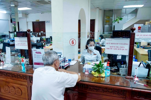Vốn dồi dào, ngân hàng tìm khách vay