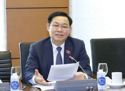 Ngày 21-10, Quốc hội thảo luận về kinh tế - xã hội và hai dự án Luật