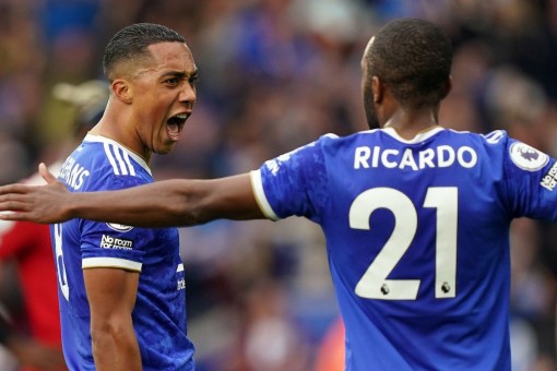 MU hỏi mua Tielemans, Chelsea tranh Adeyemi