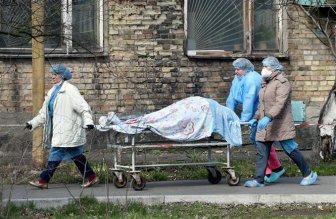 Ca tử vong tăng mạnh ở Nga; Số lượng lớn y bác sĩ thế giới thiệt mạng vì đại dịch