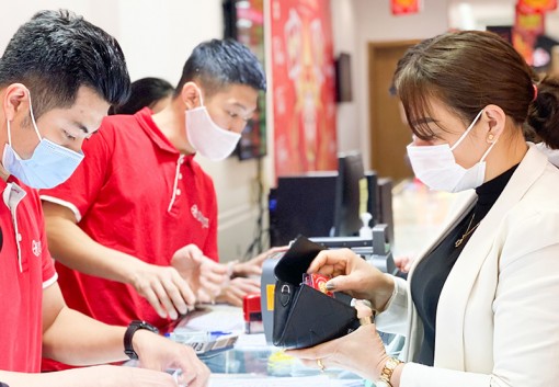 Giá vàng hôm nay 24-10: Tuần thứ 4 tăng liên tiếp