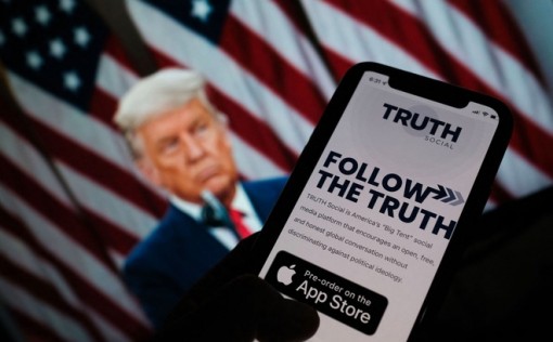 Vừa ra mắt, mạng xã hội của ông Trump liên tục gặp vấn đề
