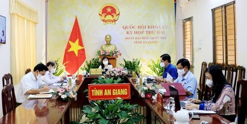Quốc hội thảo luận dự án Luật Cảnh sát cơ động