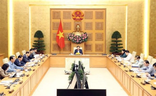 Phó Thủ tướng: Điều hành linh hoạt, hiệu quả giá mặt hàng thiết yếu