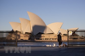 Dịch COVID-19: Australia nới lỏng khuyến cáo đi lại ra nước ngoài