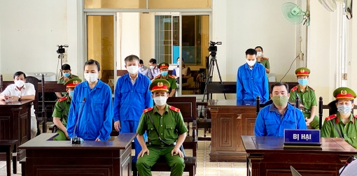 An Giang: Hoãn phiên tòa vụ án lừa đảo 20 tỷ đồng để "đẩy" Giám đốc Công an An Giang đi nơi khác