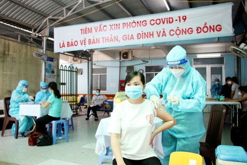 “Chạy đua” bao phủ “thẻ xanh COVID-19”