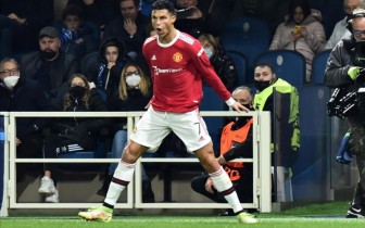 Ronaldo lập cú đúp, Manchester United hòa nhọc nhằn trước Atalanta