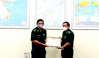 Bộ Tư lệnh Bộ đội Biên phòng tặng bằng khen cho lực lượng phá Chuyên án AG821