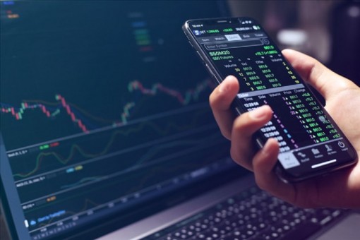 Cổ phiếu chứng khoán nổi sóng, VN-Index hồi phục
