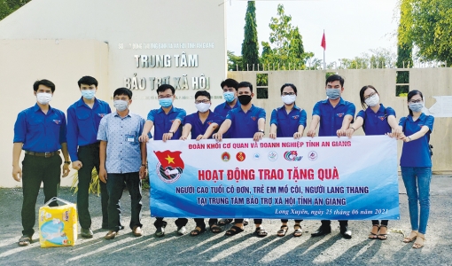 Tuổi trẻ Sở Văn hóa - Thể thao và Du lịch An Giang xung kích, tình nguyện