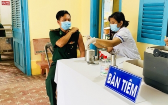 Tịnh Biên phấn đấu tiêm vaccine phòng COVID-19 cho 100% người dân từ đủ 18 tuổi trở lên