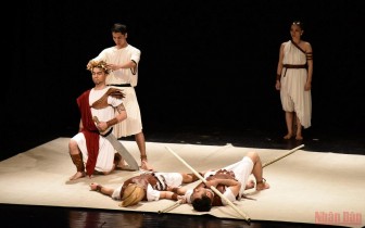 Mở màn công diễn “Antigone” trên sân khấu Việt