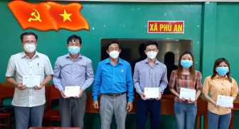 Công đoàn huyện Phú Tân chung tay phòng, chống dịch COVID-19