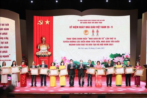 Hà Nội: Tuyên dương các điển hình tiên tiến, nhà giáo mẫu mực