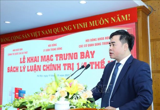 Trưng bày 'Sách Lý luận chính trị 1/4 thế kỷ'