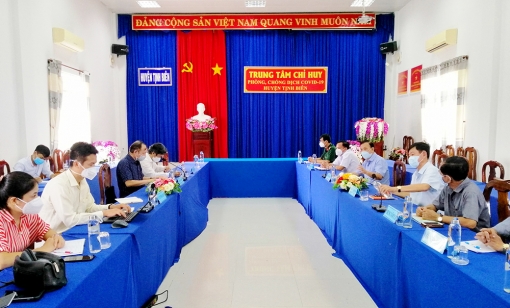 Chuyên gia y tế TP. Hồ Chí Minh và Sở Y tế An Giang hướng dẫn huyện Tịnh Biên phòng, chống dịch COVID-19