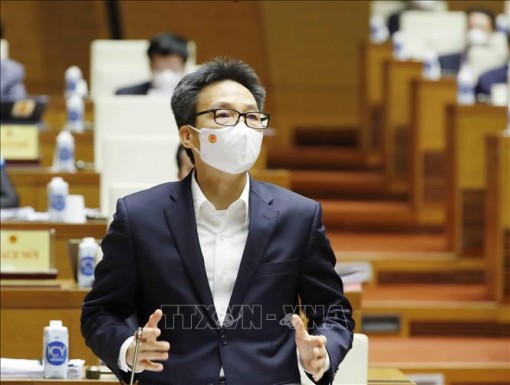 Phó Thủ tướng Vũ Đức Đam: Đề nghị xem xét gói hỗ trợ riêng cho người lao động quay lại làm việc