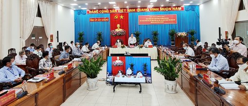 Xây dựng lòng tin, bảo vệ nền tảng tư tưởng của Đảng