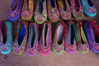 Công bố di sản văn hóa phi vật thể quốc gia 'Nghề làm giày thêu của người Xạ Phang'