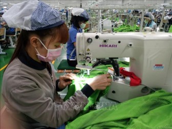 Doanh nghiệp ở Bình Phước nâng mức lương, thưởng để thu hút lao động