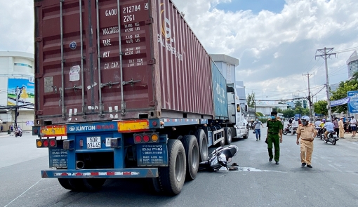 Va chạm xe container, 1 người tử vong