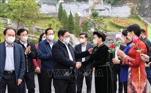 Thủ tướng dự Ngày hội Đại đoàn kết toàn dân tộc tại Khu Di tích Pác Bó