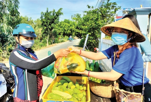 Tuổi trẻ TP. Châu Đốc chung tay đẩy lùi dịch bệnh
