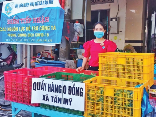 Phụ nữ Chợ Mới chăm lo cho hội viên khó khăn