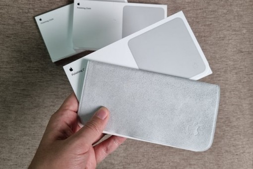 Khăn lau Apple xuất hiện tại Việt Nam, giá một triệu đồng