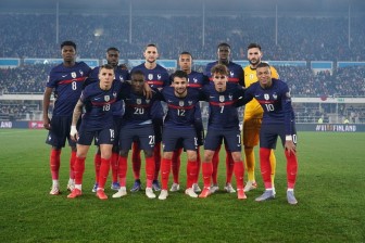 Mbappe rực sáng, Pháp giúp Ukraine có vé play-off