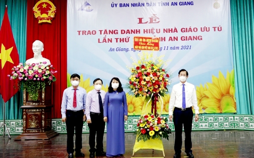 An Giang: Trao tặng danh hiệu “Nhà giáo ưu tú” cho 19 thầy, cô giáo tiêu biểu