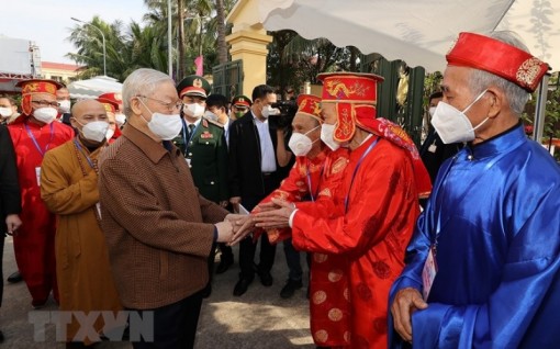 Gắn bó, đồng hành với nhân dân