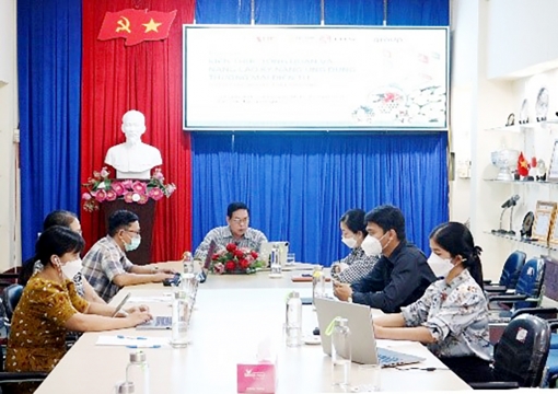 Hơn 100 học viên tham gia lớp tập huấn ứng dụng thương mại điện tử