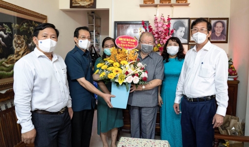 Bí thư Tỉnh ủy An Giang Lê Hồng Quang thăm, chúc mừng kỷ niệm ngày Nhà giáo Việt Nam 20-11