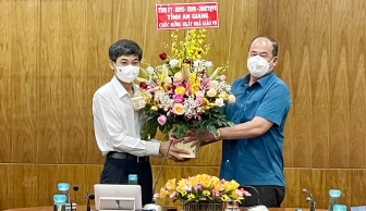Chủ tịch UBND tỉnh An Giang Nguyễn Thanh Bình chúc mừng ngày Nhà giáo Việt Nam tại Trường Đại học An Giang