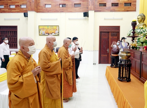 An Giang tổ chức lễ tưởng niệm đồng bào tử vong và cán bộ, chiến sĩ hy sinh trong đại dịch COVID-19