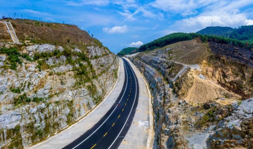 Đầu tư công 12 dự án thành phần cao tốc Bắc-Nam: Cần thiết và cấp bách