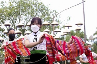 Phát huy giá trị văn hóa và sức mạnh con người Việt Nam