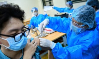 Việt Nam thêm 12.450 ca COVID-19, số người nhiễm ở TP.HCM cao nhất nước