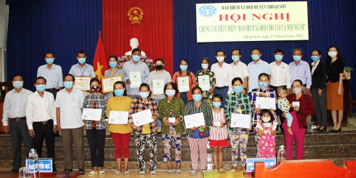 Tăng cường sự lãnh đạo của Đảng đối với công tác bảo hiểm xã hội, bảo hiểm y tế