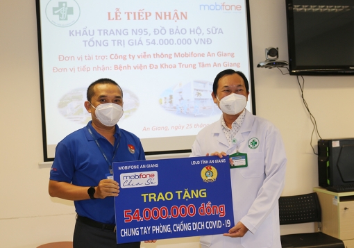 MobiFone An Giang tặng thiết bị y tế cho Bệnh viện Đa khoa Trung tâm An Giang