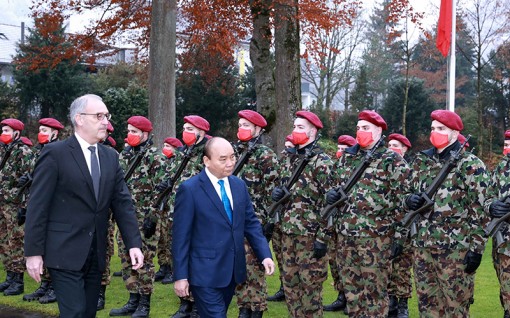 Tổng thống Guy Parmelin chủ trì Lễ đón chính thức Chủ tịch nước Nguyễn Xuân Phúc