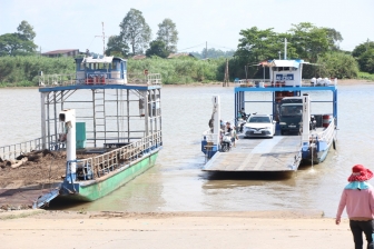 Chợ Mới mở lại 4 bến khách ngang sông trên sông Tiền, huyện Thanh Bình (tỉnh Đồng Tháp) qua An Giang