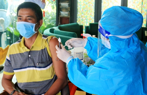 Báo An Giang phối hợp Sở Y tế tiếp nhận thông tin đăng ký tiêm vaccine phòng COVID-19