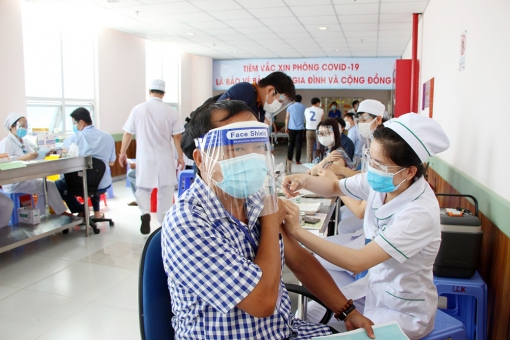 Chuẩn bị triển khai tiêm liều bổ sung vaccine phòng COVID-19, ưu tiên đối tượng suy giảm miễn dịch