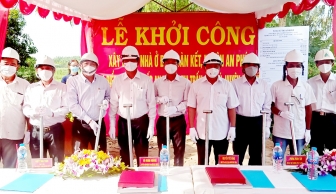 Khởi công 50 căn nhà Đại đoàn kết cho người dân ở An Phú
