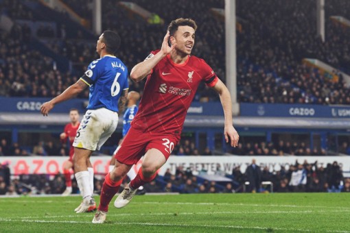 Salah lập cú đúp, Liverpool đè bẹp Everton